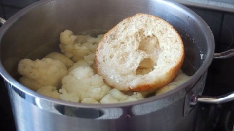 Blumenkohlgestank beim Kochen vermeiden.