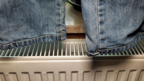 Kleine Bude und kein Platz zum Wäsche trocknen? Es geht supereinfach. Der Tipp zeigt dir wie.