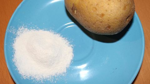 Das Kartoffelmehl brennt nicht und die Wunden heilen viel schneller.