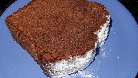 1 EL Apfelessig zum Teig hinzufügen und der Schokoladenkuchen wird viel saftiger und schmeckt lecker!