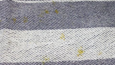 Karottenflecken auf Wäsche mit Babyöl einfach verschwinden lassen.
