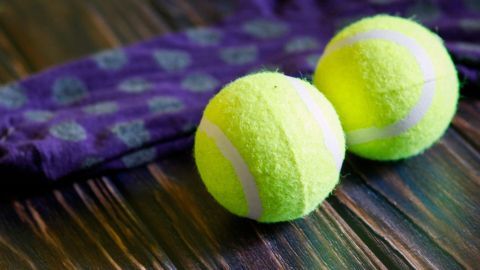 Zwei Tennisbälle gegen Verspannungen im Rücken Frag Mutti