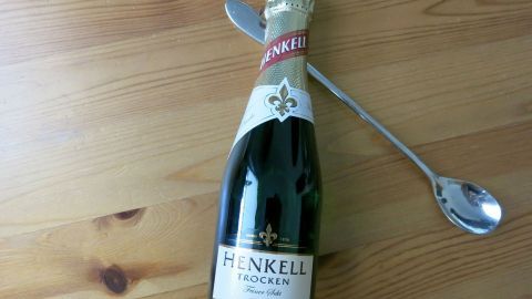 silberloeffel sektflasche