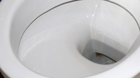 Funktioniert garantiert, belastet nicht die Umwelt und greift auch nicht die Glasur vom Toilettenbecken an.