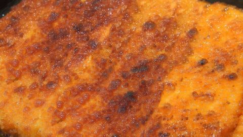 Statt Mehl zum Panieren von Schnitzel, Leber & Co. zu verwenden, kann auch man Stärkemehl nehmen.