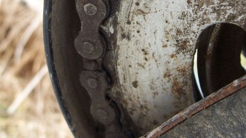 Schwer zu reinigende Hände sauber bekommen, ohne chemisch bedenkliche Lösungsmittel verwenden zu müssen.