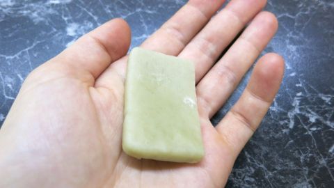 Olivenölseife ist eine weiche und gesunde Alternative zu Shampoos und anderen Seifen für den ganzen Körper.