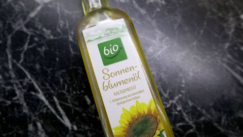 Brennt ein wenig beim ersten Mal, wenn man starke Schuppen hat, aber das muss es ja wert sein.