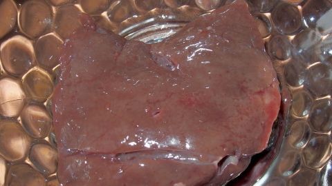 Sparsame Patienten können diese anschließend gut durchgebraten verzehren, am besten mit Zwiebelringen.