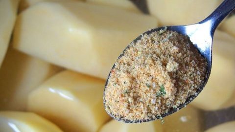 Kartoffeln muss man nicht mit Salz kochen, man kann auch Fleisch- oder Gemüsebrühe verwenden.
