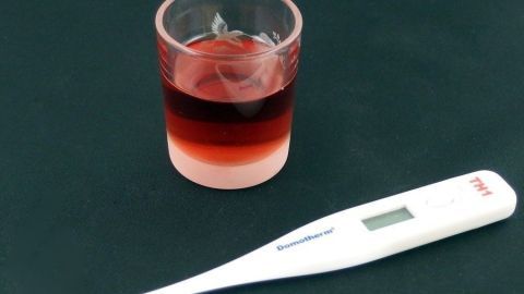 Gegen Fieber hilft Himbeersaft.