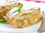 <strong>Apfelstrudel</strong>