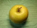 Äpfelabreiben mit Mikrofasertuch