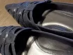 Schuhe weiten mit heißem Wasser