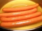 Wiener Würstchen geschmackvoll warm machen
