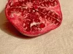 Granatapfelspritzer mit einem Tintenkiller entfernen
