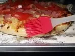 Fertig-Pizzarand knusprig machen