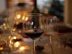 Nicht blamieren im Restaurant beim Wein "probieren"