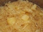 Sauerkraut mit Ananas zu <strong>N&uuml;rnberger</strong> Bratw&uuml;rstchen