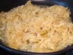 Sauerkraut schmoren, um Pfanne leichter zu reinigen