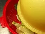 Salat schleudern