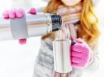 Thermoskannen mit Salz und Wasser reinigen