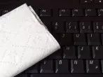 Tastatur am Arbeitsplatz schnell reinigen