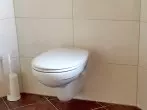Toilette mit Waschmaschinenentkalker entkalken