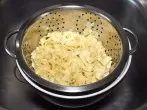 Servierschüssel für Pasta anwärmen