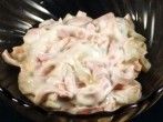 Mayo bleibt fest trotz Gew&uuml;rzgurken im Salat