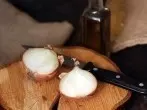 Geschnittene Zwiebeln auf Vorrat