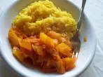 Gelber Reis mit süß-saurer Soße