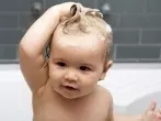 Haare waschen bei Kleinkindern