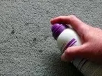 Rasierschaum gegen Flecken im Teppich