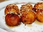 Frittierte Bananenkugeln zum Nachmittagskaffee