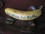 Einen lieben Wunsch oder eine Botschaft auf einer Banane