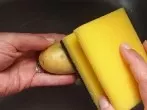 Kleine Kartoffeln einfach säubern