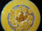 Porridge mit Joghurt und gesalzenen Cashewkernen