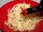 <strong>Spaghetti</strong> mit Maggi - Schmeckt wirklich!