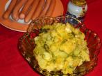 Kartoffelsalat in Dill-Marinade mit Würstchen