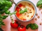 Tomatensuppe aus frischen Tomaten a la konsti