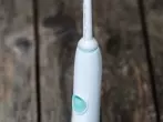 Elektrische Zahnbürste: Aufsatz-Zahnbürsten sparen