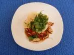 Erdbeersalat mit frittiertem Rucola