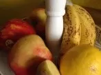 Mit roher Kartoffel Fruchtfliegen vertreiben