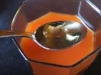 Karottensaft mit Öl trinken