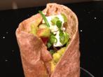 Wraps mit Avocado-Ziegenk&auml;se-F&uuml;llung