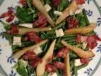 Feldsalat mit Birnen, Bohnen, Speck und Gorgonzola