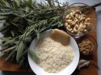 Pesto aus Salbei mit Cashews und Parmesan