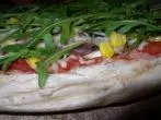 10-Minuten-Pizza mit frischen Zutaten und luftigem Boden