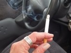 Rauchgeruch im Auto mit <strong>Essig</strong> beseitigen